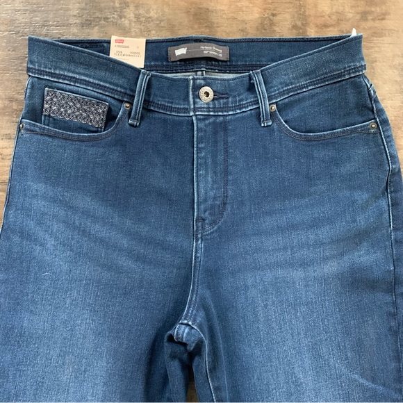 New Levi’s straight slimming jeans - Picture 5 of 9